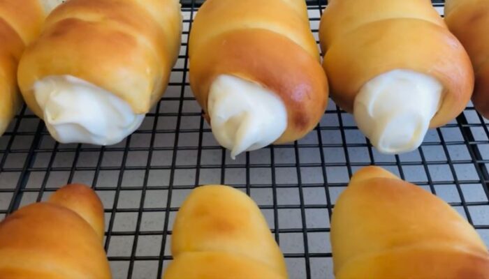 Cách làm bánh xoắn ốc nhân kem bơ đơn giản